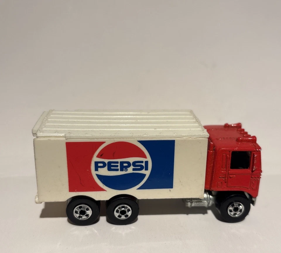 Camión de reparto Hot Wheels Pepsi diecast de colección escala 1:64 rojo semi ~ ¡Bonito! Foto 1 de 4