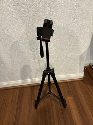 cell phone tripod stand holder - Image 1 of 4