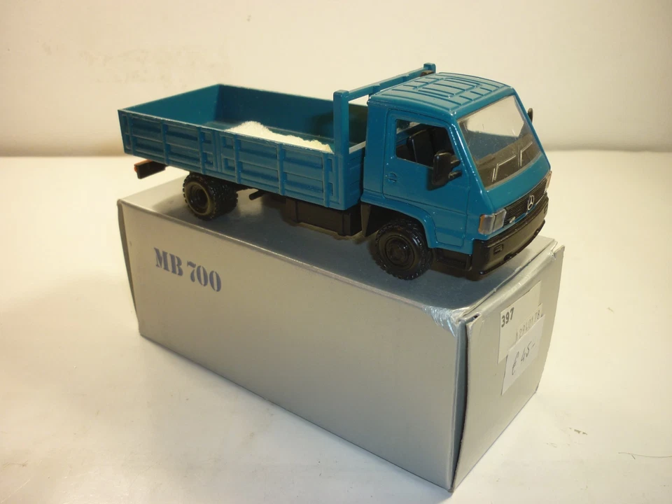 1/50 NZG MERCEDES MB 700 - Photo 1/4