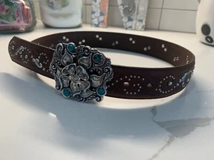 Justin Damen wunderschöner Ledergürtel mit Nieten mit Blumenschnalle - Gr. 30 - Neu mit Etikett - Bild 1 von 6
