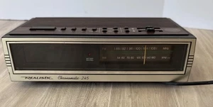 Realistic Chronomatic 245 AM FM Dual Alarm Clock Radio Wood Grain - Picture 1 of 7
