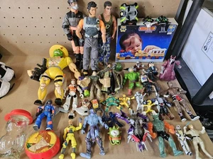 Zufällig gemischtes Konvolut Action Figuren Marvel, He Man, Action Man etc Beschreibung lesen - Bild 1 von 19