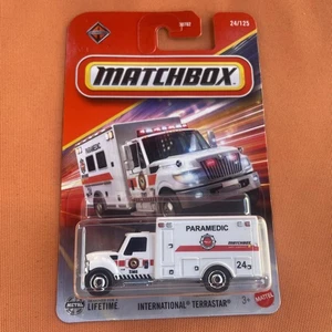 Matchbox 1-125 series #24 International Terrastar Ambulance White 1:64 scale - Picture 1 of 3