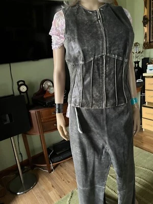 NUEVO CON ETIQUETAS Sienna Studio Gris Láser Cuero Chaleco y Pantalones s-L Foto 1 de 4