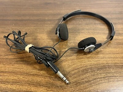 Auriculares estéreo Nova 50 originales de colección de Realistic Foto 1 de 4