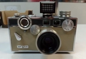OLD VINTAGE FILM Argus C3 camera same model used by Colin Creevy in Harry Potter - Picture 1 of 24