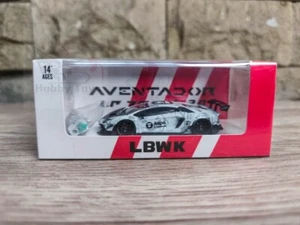 Modelo estrella LBWK Lamborghini Aventador AAPE con figura - Imagen 1 de 12