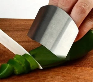 Finger Protector Guard for Slicing Cutting Fruit Vegetables & Herbs Kitchen Tool - Picture 1 of 5