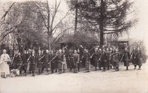 Foto-AK Dahlen in Sachsen- Erntefest 1935 -Erntehelferinnen auf dem Weg zum Fest - Bild 1 von 2