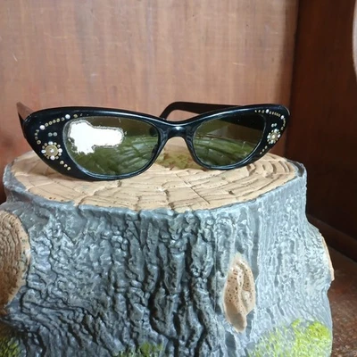 MCM/VTG 1950S, 1960S CATS EYE SUNGLASSES HAS STICKER ON IT READ DESCRIPTION  - Image 1 of 4