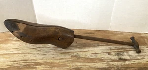 Antique primitive cobblers shoe makers wood w/ iron twist shaft stretcher form - Picture 1 of 7