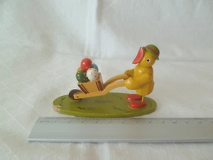 schöne alte Figur Küken mit Schubkarre und Eier Erzgebirge - Bild 1 von 5