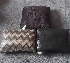 Mainstays 3 Piece Decorative Throw Pillow Set Pre-owned - Picture 1 of 2