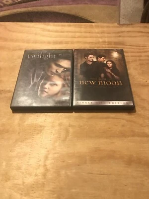 2 DVDs Twilight and New Moon - Image 1 of 4