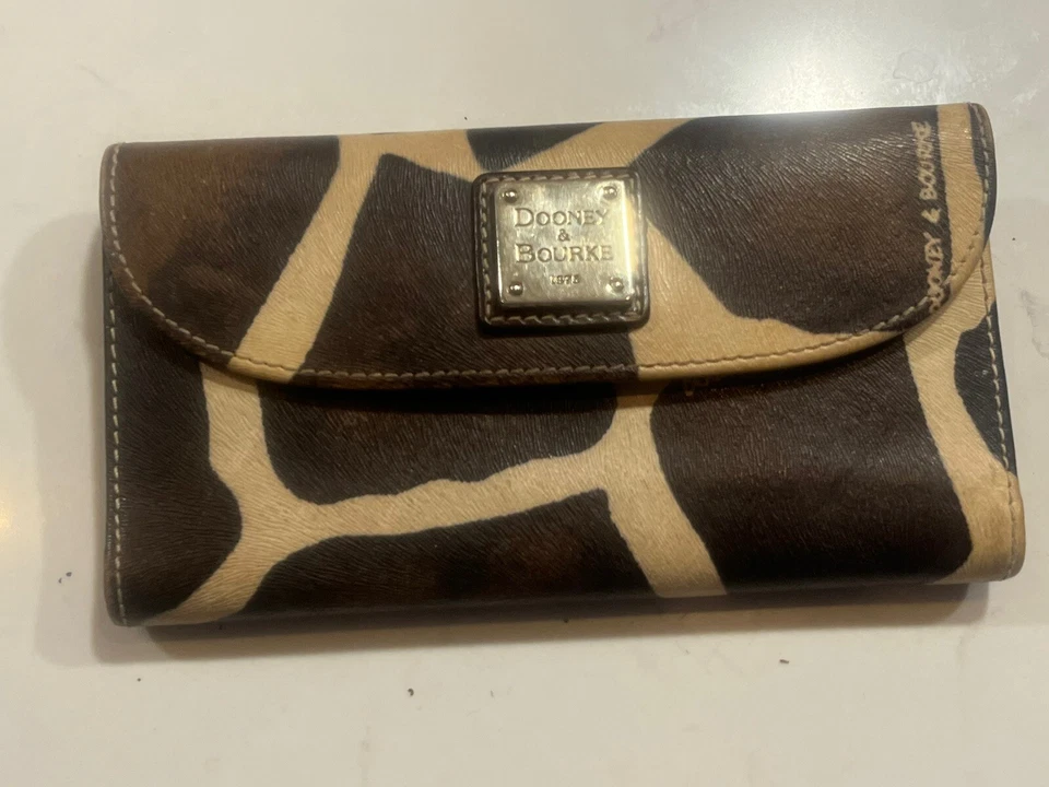 Cartera de cuero tamaño completo con estampado Dooney & Bourke 1975 vintage con cubierta de libro de cheques Foto 1 de 4