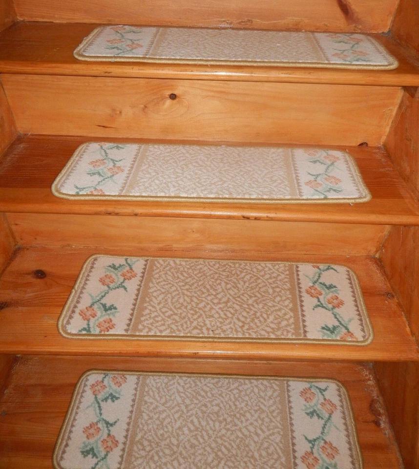 13 = PASO 9" x 27" + 2 peldaños de escalera de 27" x 30" LANA TEJIDA acolchada. Foto 1 de 4