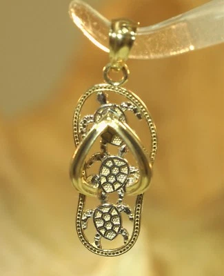 9 ММ 2 ТОНА 14K ЖЕЛТОЕ ЗОЛОТО ГАВАЙСКАЯ ЧЕРЕПАХА FLIPFLOP ТАПОЧКИ МАЛЕНЬКИЙ ПОДВЕСКА - Изображение 1 из 4