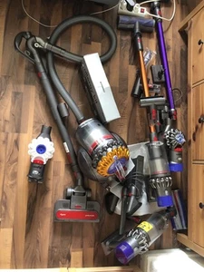 dyson staubsauger v8 Absolute Mit Vielen Zubehör Versand Sofort Versichert 🥰 - Bild 1 von 15