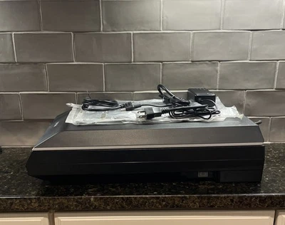 Epson Perfection V600 Color Photo Image Film Negative & Document Scanner - Image 1 of 4