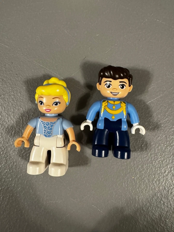 Figuras encantadoras LEGO DUPLO Cenicienta y Príncipe Foto 1 de 1
