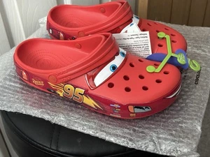 Crocs Disney Pixar Cars Red Classic Clogs Lighting McQueen UK 9 US 10 M - Imagen 1 de 7