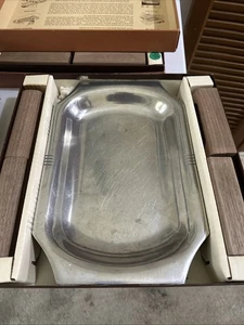 New Custom Craft Set of 2 Sizzlemaster Steak Platters w/ Walnut Handles - Picture 1 of 7