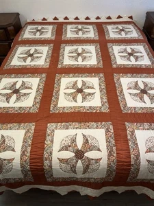 Vintage Quilt Hand/Maschinengenäht Blumen & Rost 75”x95” Dreieckskante *LESEN* - Bild 1 von 12