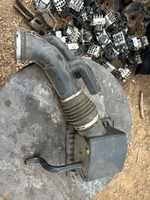 14-19 DODGE JOURNEY OEM 3.6 AIR INTAKE FILTER CLEANER BOX ASSEMBLY - Image 1 of 3