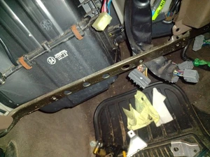 Toyota Land Cruiser 1995 FZJ80 bajo tablero soporte guantera - Imagen 1 de 2