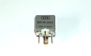 VW Audi A4 A6 Seat orig. 8D0951253A Arbeitsstromrelais 373 open circuit relay - Picture 1 of 5