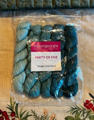 Dulce Georgia Fiesta de los Cinco Mini Madeja Conjunto de Hilo Resistente Amor Calcetín Merino Hinchaje $46 Foto 1 de 2