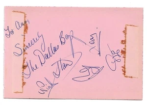The Dallas Boys + Dick Emery. Signierte Autogrammalbumseite 60er Jahre - Bild 1 von 2