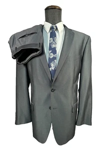 CALVIN KLEIN Mens Gray HERRINGBONE ATHLETIC FIT 2 Pc Suit 44R Jacket 32x30 Pant - Picture 1 of 13