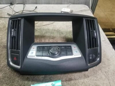 09-14 Nissan Maxima Center Dash Radio Climate Bezel Vents Auto Climate - Image 1 of 4