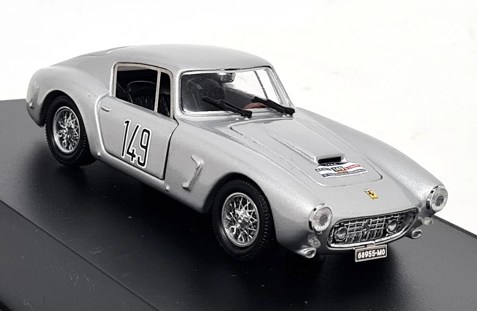Revell 1/43 Ferrari 250 GT 1961 Silver #149 TDF Diecast Model Car - Image 1 of 4