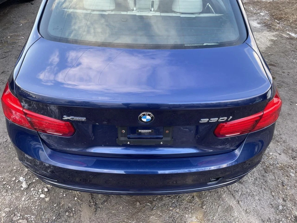 BMW 330i 2017 cubierta tapa azul Foto 1 de 4