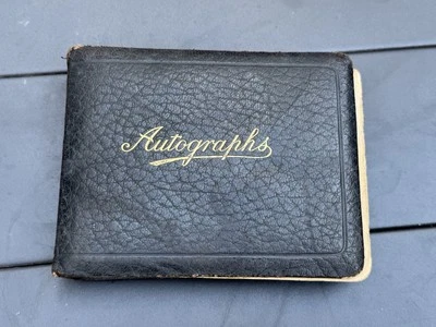 LIBRO DE AUTÓGRAFOS DE LA PRIMERA GUERRA MUNDIAL 1916-1920 ILUSTRACIÓN DE GUERRA DIBUJOS Y POEMAS DE AMOR ¡RARO!! Foto 1 de 4