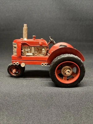 ¡Tractor Farmall Internacional Rojo Art Deco DE COLECCIÓN Escala 1:32 Metal Prensado! Foto 1 de 4