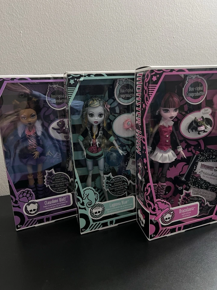 creeproduction dolls lagoona clawdeen and draculaura lot Monster High - Image 1 of 4