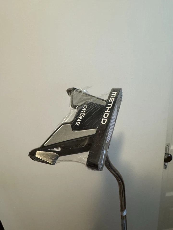 NIKE GOLF Method Core Drone Putter [34”] New Old Stock With Putter Cover - Image 1 of 4