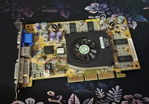 Asus V8420 nVidia GeForce4 TI4200 64MB 8x AGP - Afbeelding 1 van 3