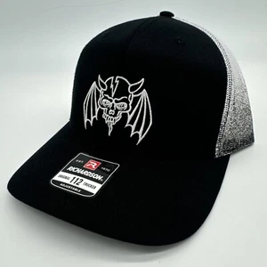 Premium Halloween Hut: Teufel Totenkopf Vampir Fledermaus: Richardson 112 Trucker Snapback - Bild 1 von 4