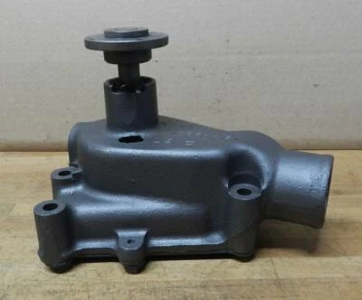 1955-70 International Black Diamond truck 220 240 264 rebuilt water pump 169204R - Image 1 of 4