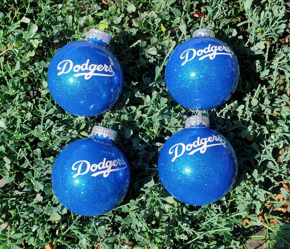 Juego de 4 adornos navideños brillantes de los Dodgers de Los Ángeles Foto 1 de 1