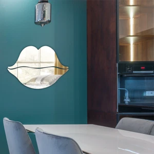Acrylic Wall Decor Mirror Lips Shape Strong Lightweight Sharp Reflection No DIY - Picture 1 of 5