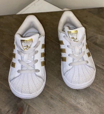 ADIDAS ORIGINALES SUPERSTAR NIÑO PEQUEÑO BLANCO/ORO METÁLICO Talla 7K Foto 1 de 4