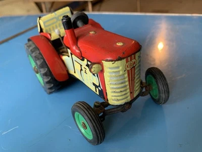 Tracteur Mécanique KDN VALNIKEM jouet ancien tôle, collection automate agricole - Photo 1/4