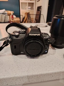 Olympus E-410 10MP Digital SLR Camera With 14-42mm & 40-150mm Lens & Accessories - Picture 1 of 24