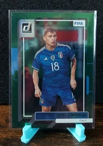 2022-23 Donruss FIFA Nicolo Barella Green Parallel #68 Italy - Bild 1 von 2