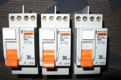 INTERRUPTEUR DIFFERENTIEL 40A 30mA, AC MERLIN GERIN 23160 40AMPERES inter. diff. - Photo 1/4